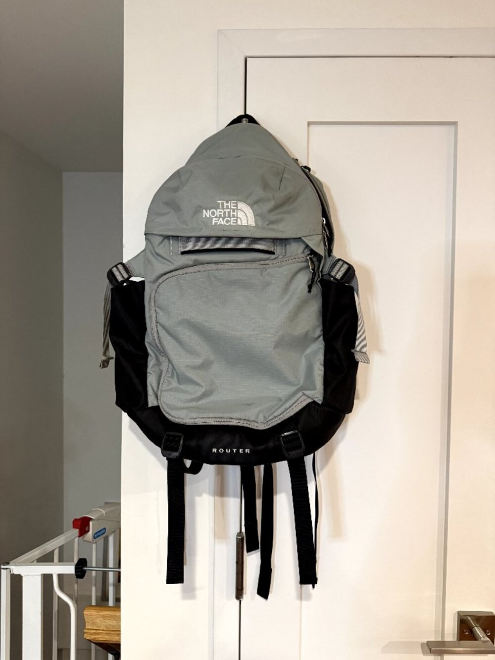 The North Face Router Backpack - Grey - Picture 4 of 5